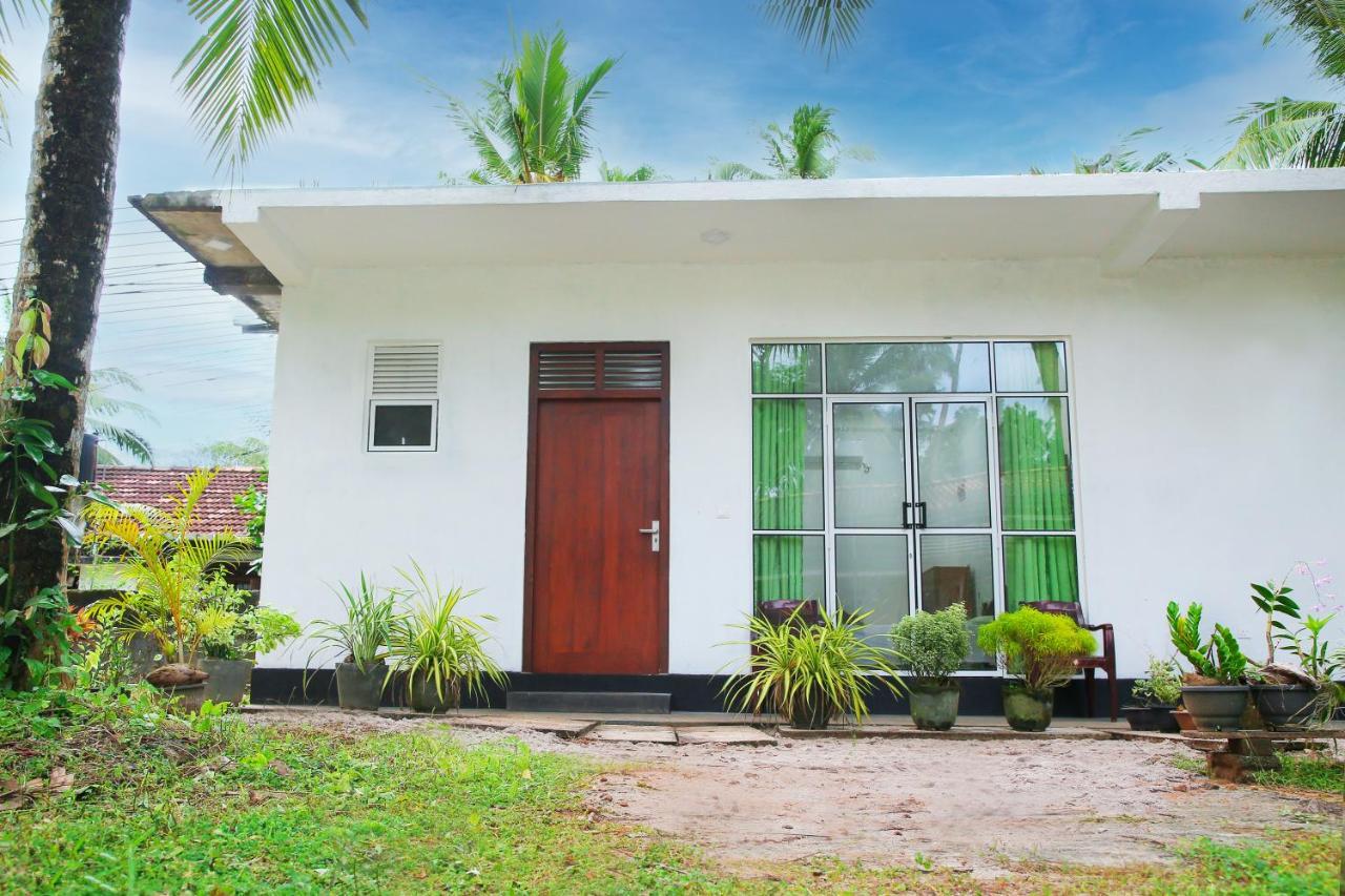 Sandy Palms Guesthouse Hikkaduwa Luaran gambar