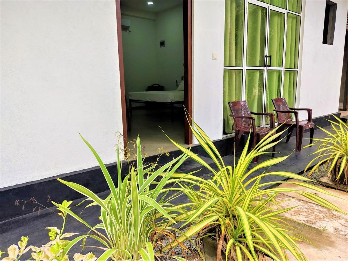 Sandy Palms Guesthouse Hikkaduwa Luaran gambar