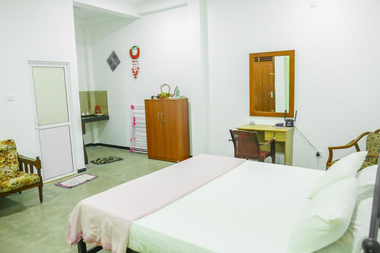 Sandy Palms Guesthouse Hikkaduwa Luaran gambar