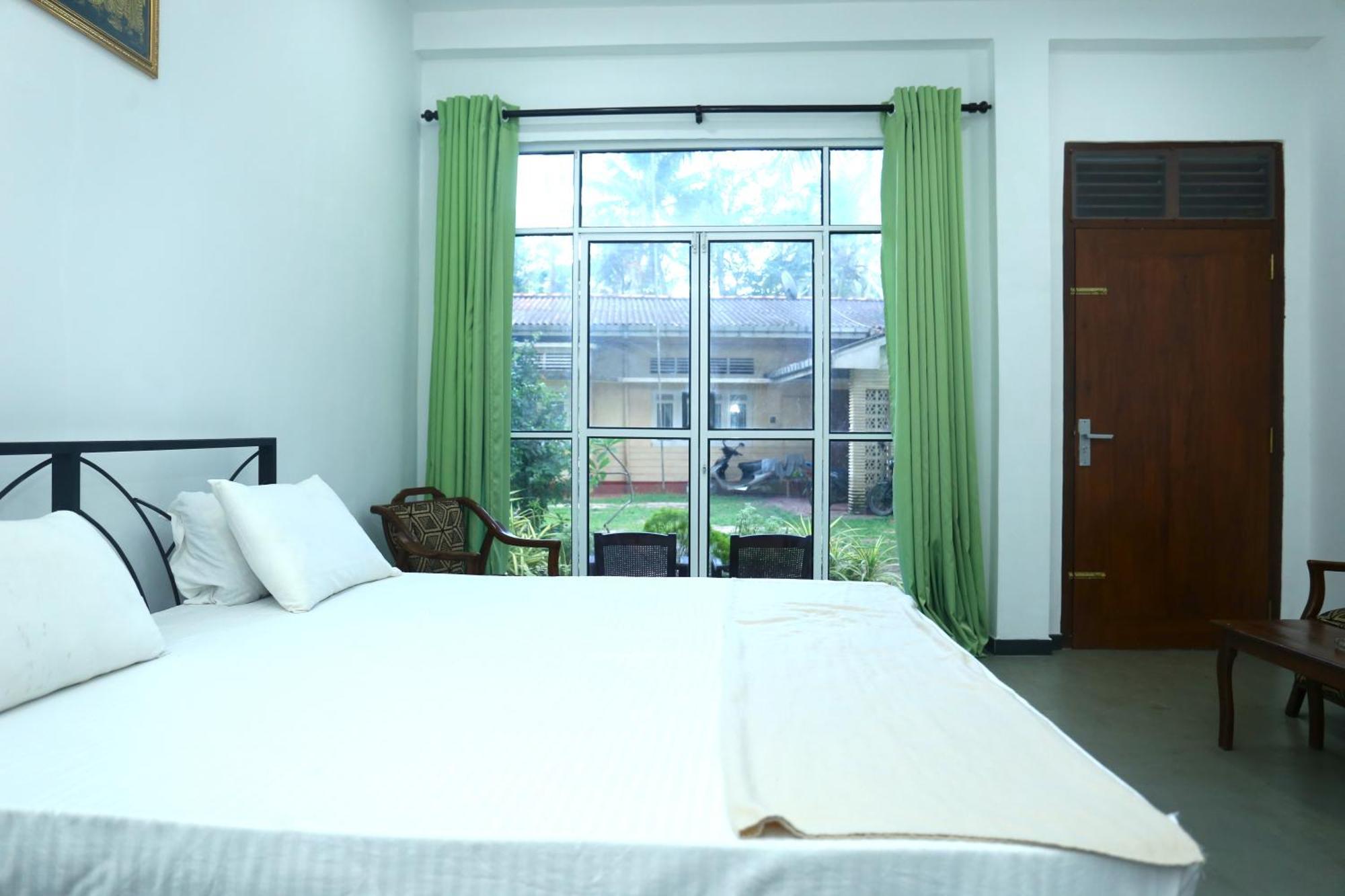 Sandy Palms Guesthouse Hikkaduwa Luaran gambar