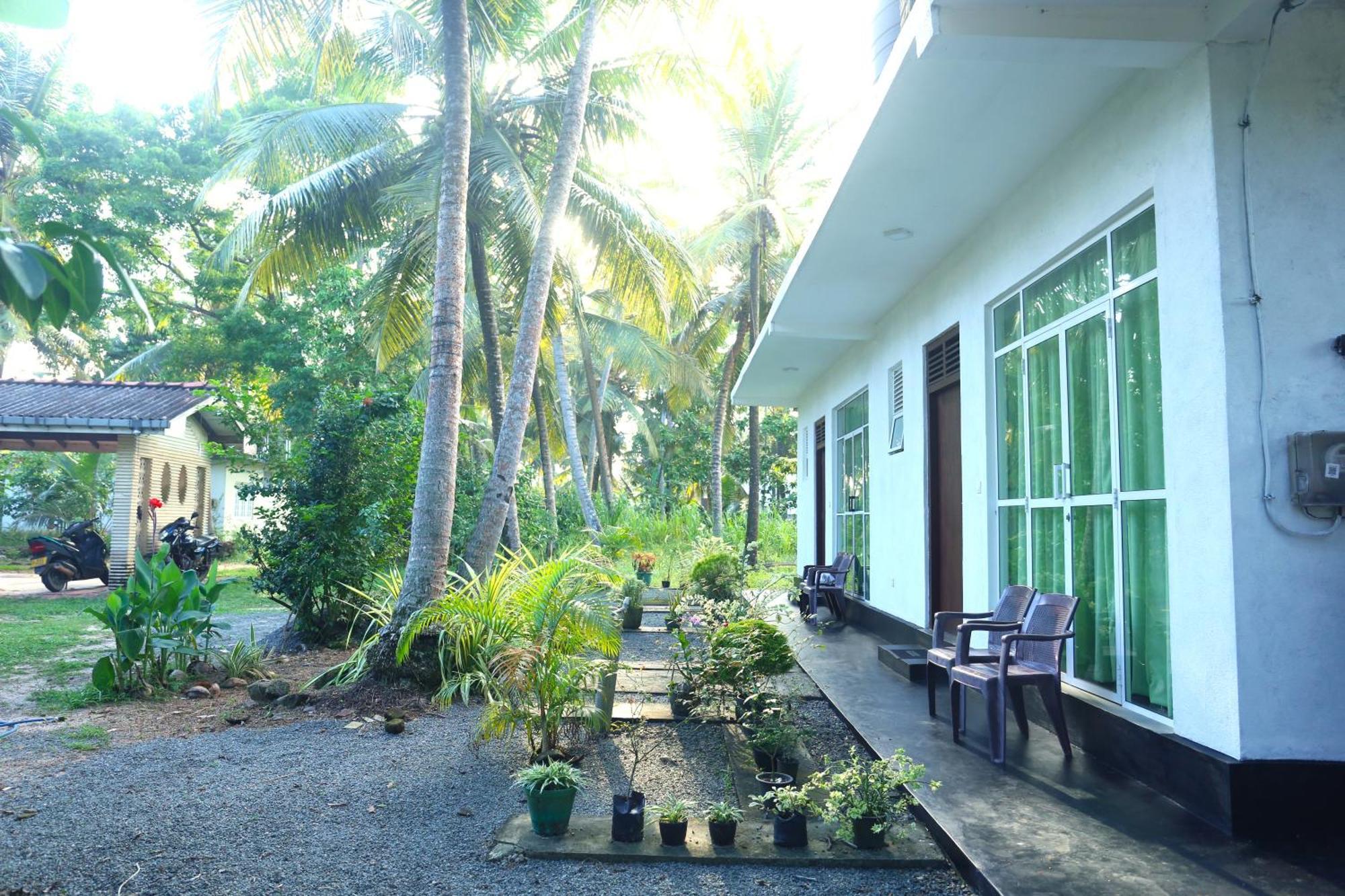 Sandy Palms Guesthouse Hikkaduwa Luaran gambar